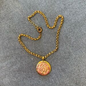 Rosa Flores Gold Tone Pendant Necklace With A Rose Imprint Gold Tone 20” Long